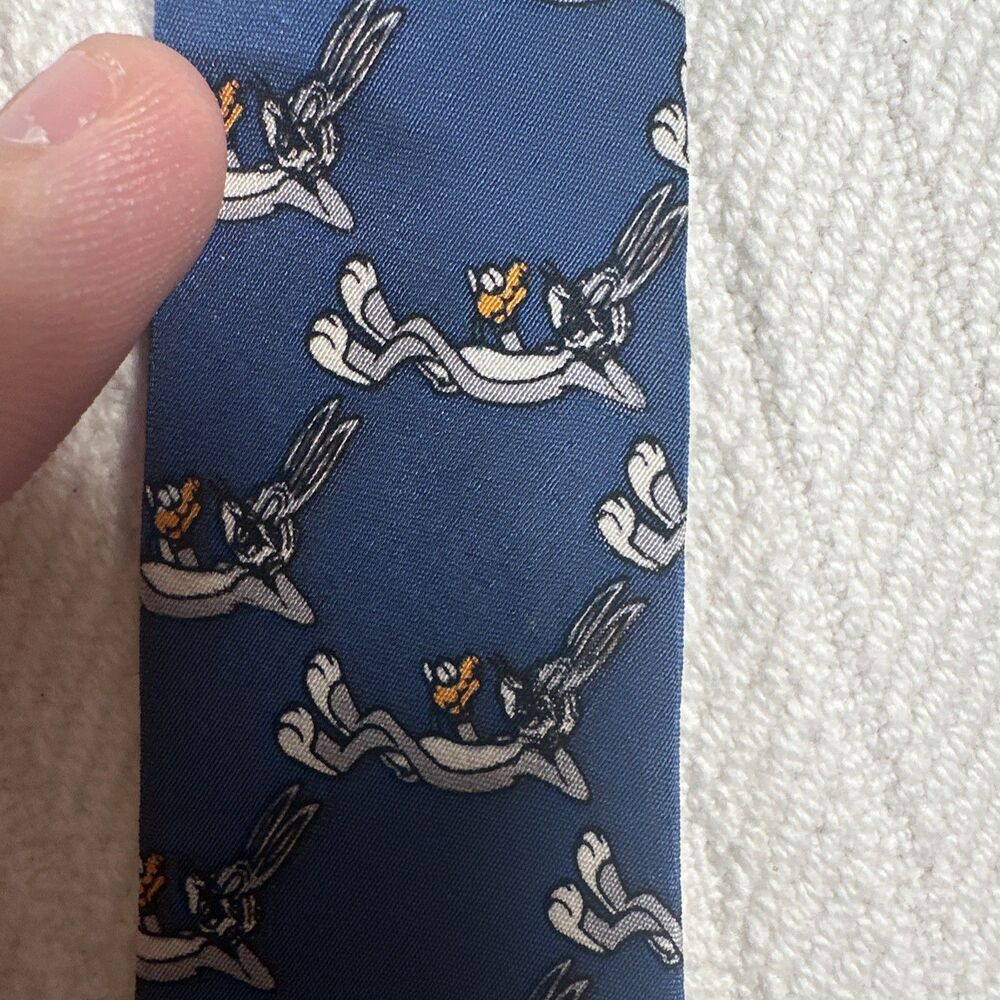 Looney Tunes Bugs Bunny Blue Novelty Neck Tie Men’s Cartoon Character Tie - Picture 8 of 9